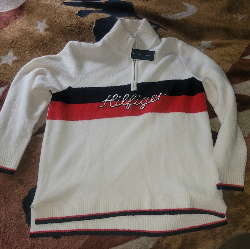 TOMMY HILFIGER Quarter Zip Sweater! New with Tags